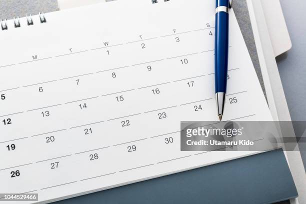 deadline. - 2018 calendar stock pictures, royalty-free photos & images