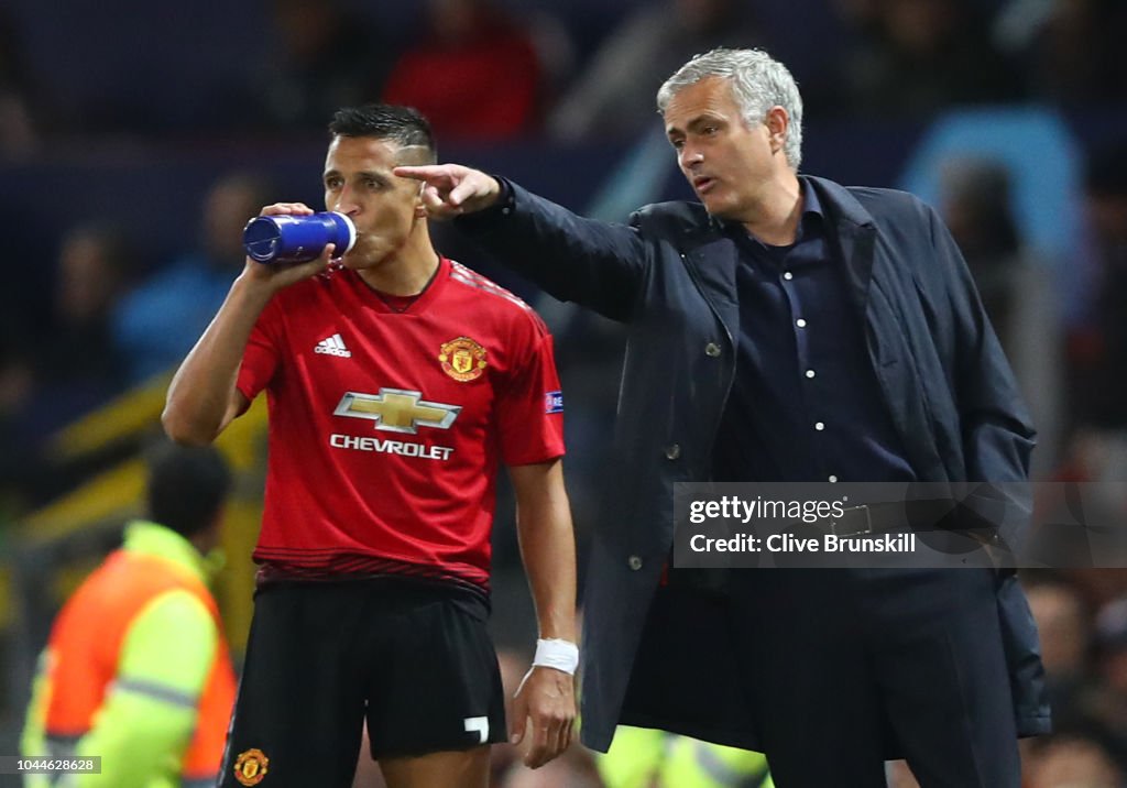 Manchester United v Valencia - UEFA Champions League Group H