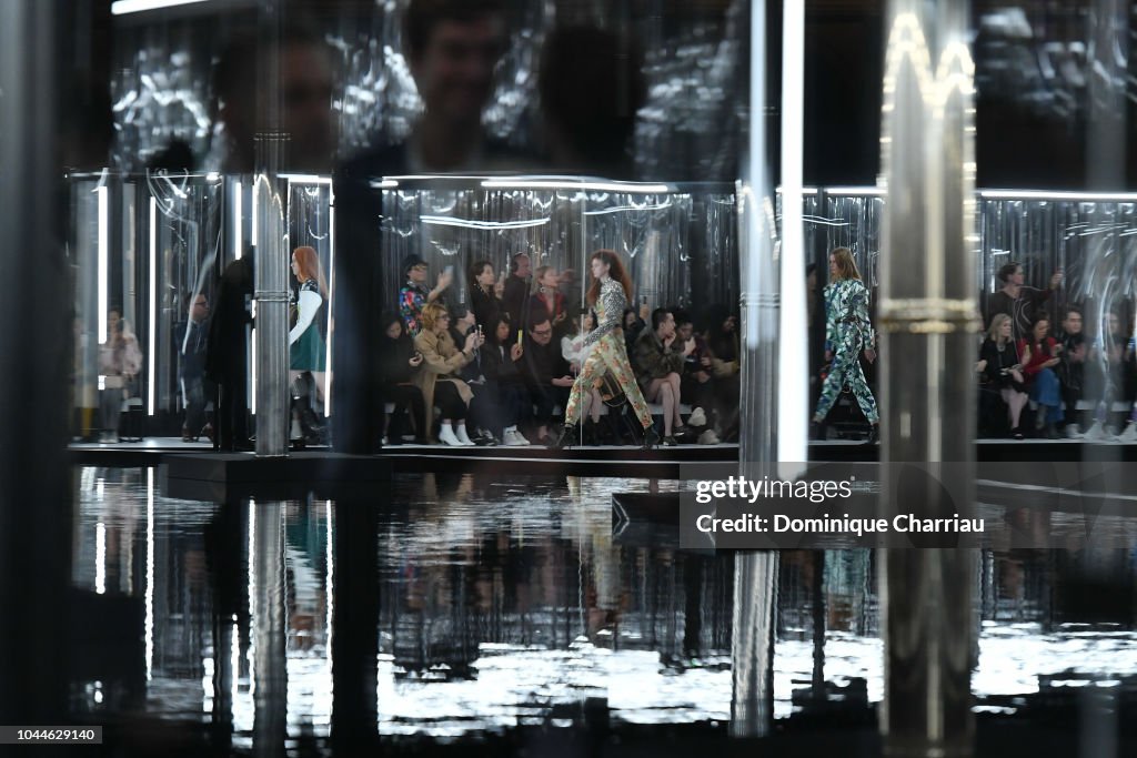 Louis Vuitton : Runway - Paris Fashion Week Womenswear Spring/Summer 2019