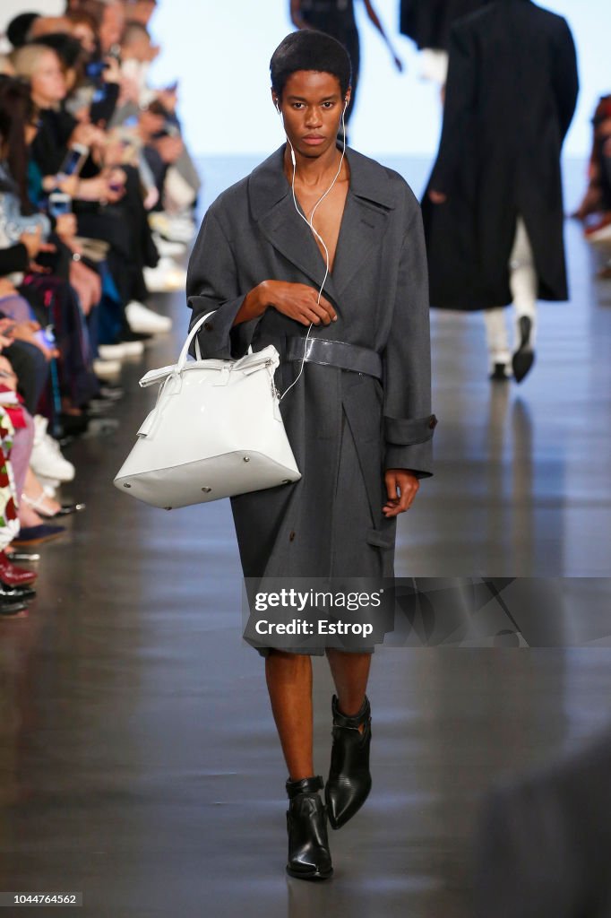 Maison Margiela : Runway - Paris Fashion Week Womenswear Spring/Summer 2019