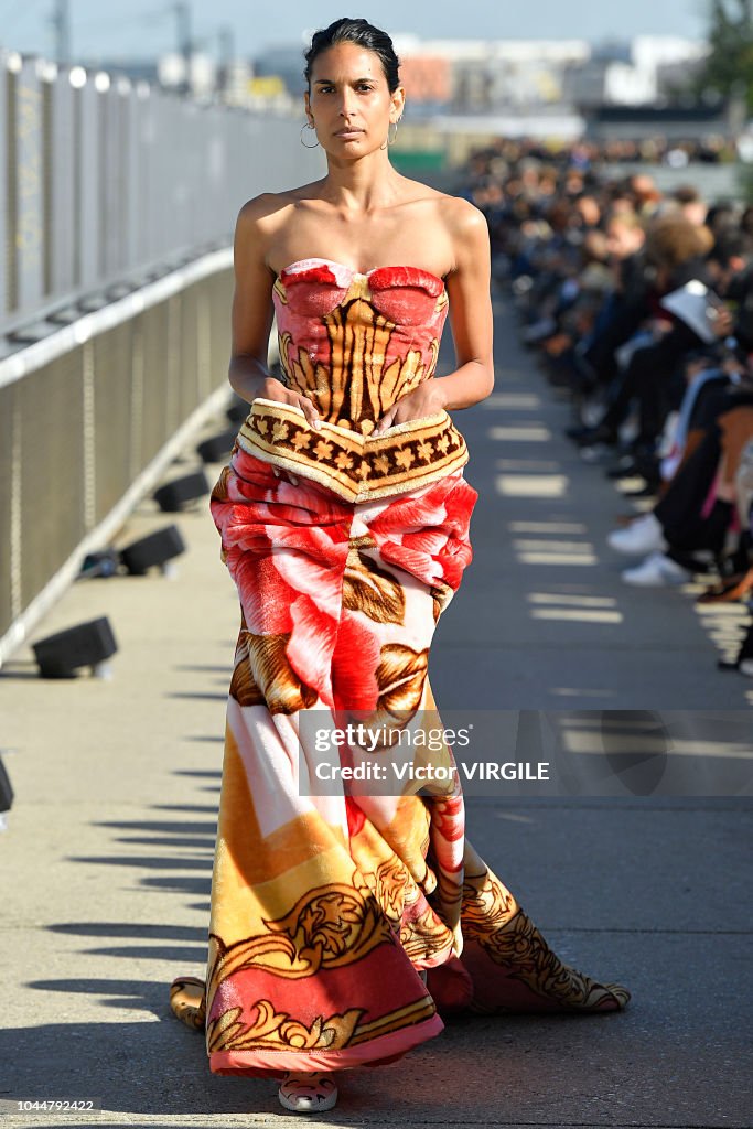 Marine Serre : Runway - Paris Fashion Week Womenswear Spring/Summer 2019