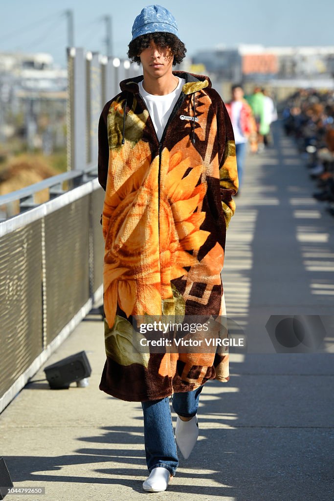 Marine Serre : Runway - Paris Fashion Week Womenswear Spring/Summer 2019