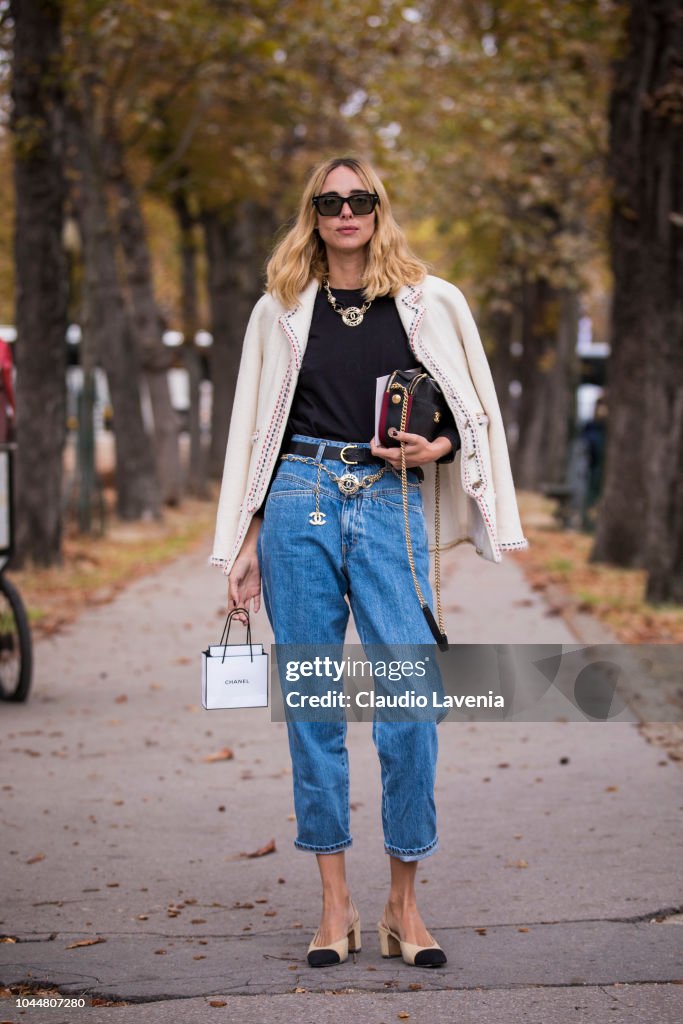 Street Style : Paris Fashion Week Womenswear Spring/Summer 2019 : Day Nine