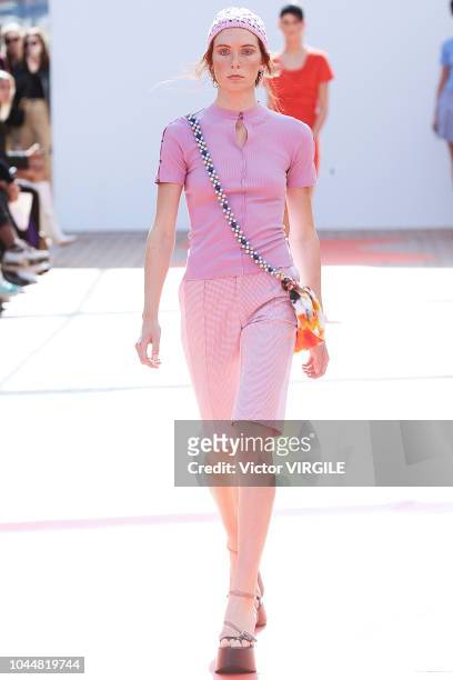 Model walks the runway during the Jour/ne Ready to Wear fashion show as part of the Paris Fashion Week Womenswear Spring/Summer 2019 on September 25,...