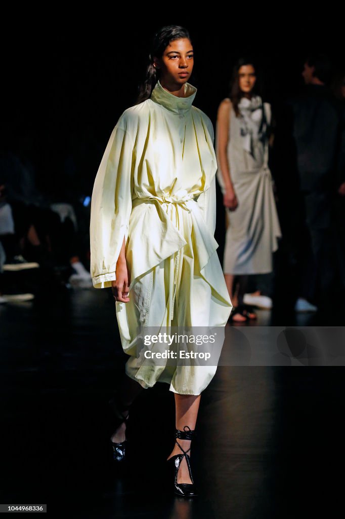 Lemaire : Runway - Paris Fashion Week Womenswear Spring/Summer 2019