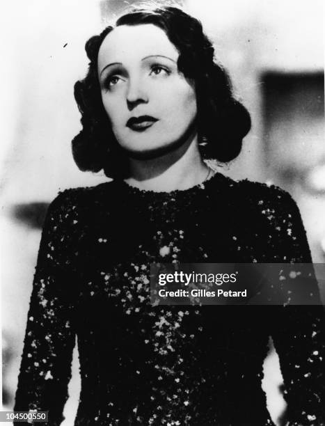 Edith Piaf poses for a studio portrait in 1940 in France.