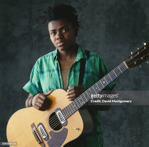 Singer-songwriter Tracy Chapman, July 1988.