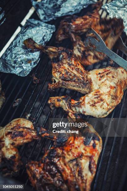 jamaicaanse jerk kip - jerk chicken stockfoto's en -beelden