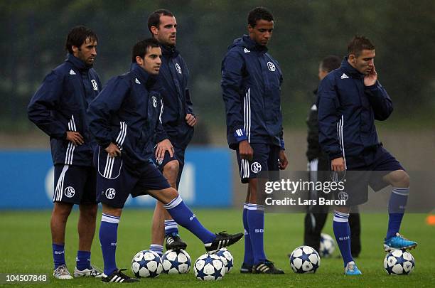 Raul Gonzalez, Jurado, Christoph Metzelder, Joel MAtip and Erik Jendrisek are seen during a FC Schalke 04 training session ahead of the UEFA...