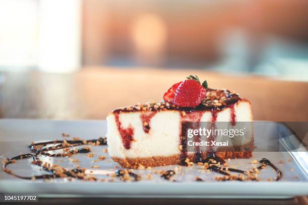 slice of dessert - cheesecake imagens e fotografias de stock