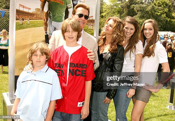 Arnold Schwarzenegger, Maria Shriver and family