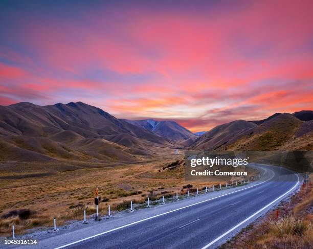 highway in valley - new zealand rural bildbanksfoton och bilder