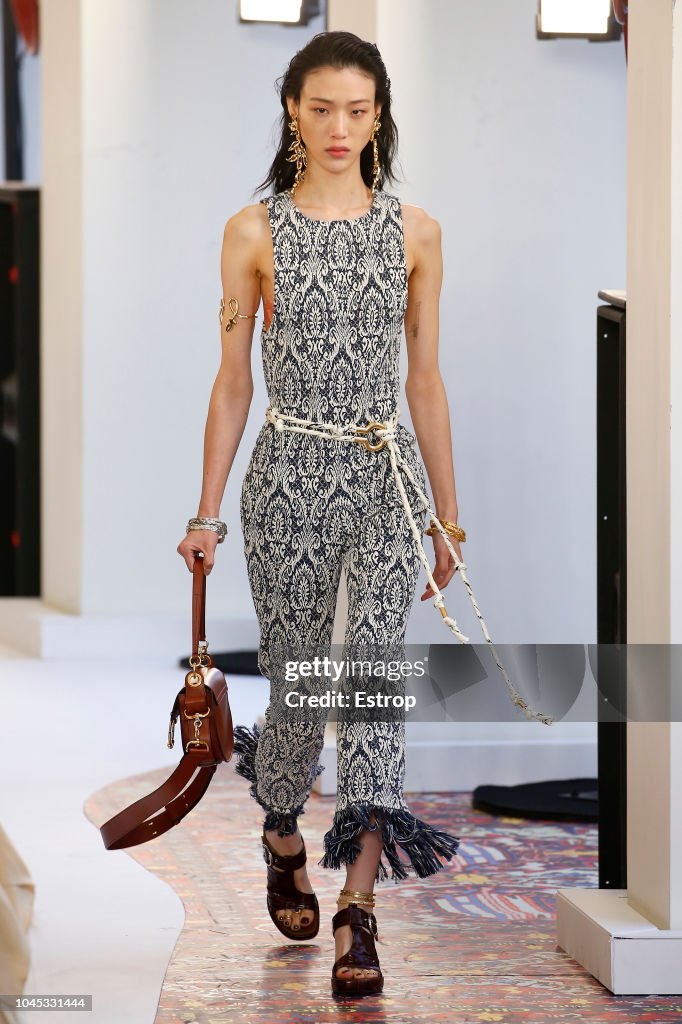 Chloe : Runway - Paris Fashion Week Womenswear Spring/Summer 2019