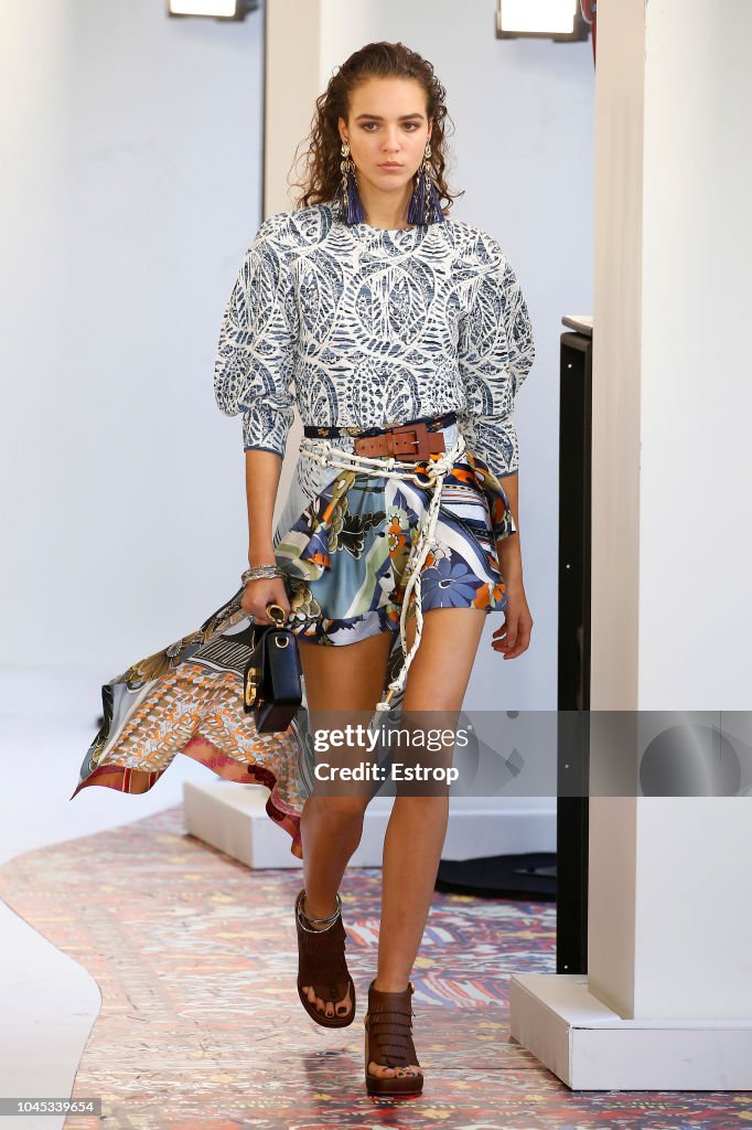 Chloe : Runway - Paris Fashion Week Womenswear Spring/Summer 2019