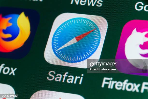 safari, firefox, firefox focus and other apps on iphone screen - web browser stock pictures, royalty-free photos & images