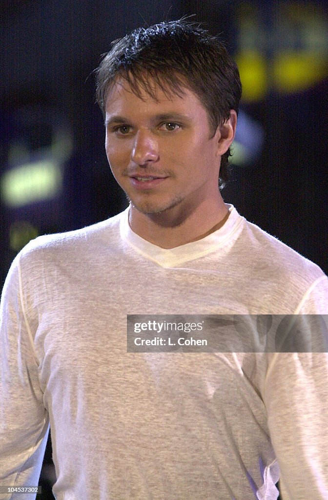 98 Degrees on FarmClub.com