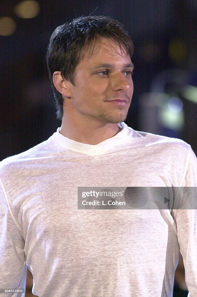 98 Degrees on FarmClub.com
