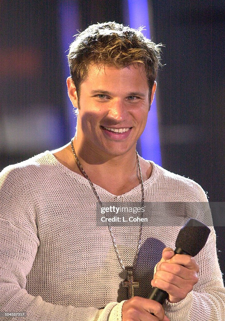 98 Degrees on FarmClub.com