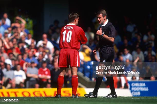April 2000 - Premiership Football - Chelsea v Liverpool - Michael Owen of Liverpool in conversation with the referee - .