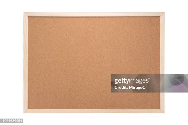 blank cork board - tablón de anuncios fotografías e imágenes de stock
