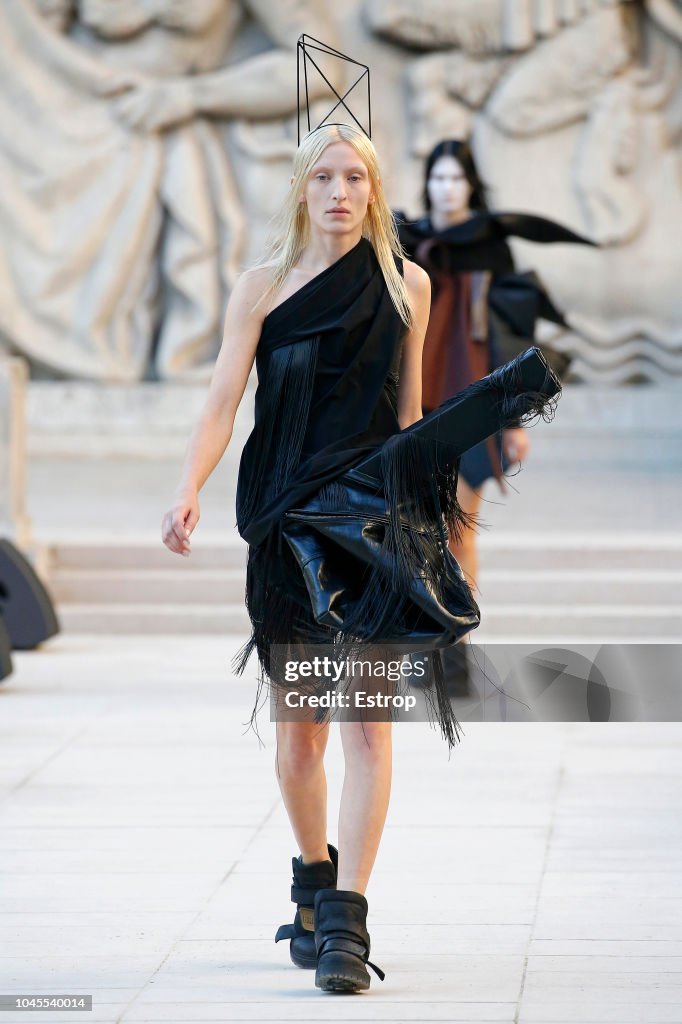 Rick Owens : Runway - Paris Fashion Week Womenswear Spring/Summer 2019