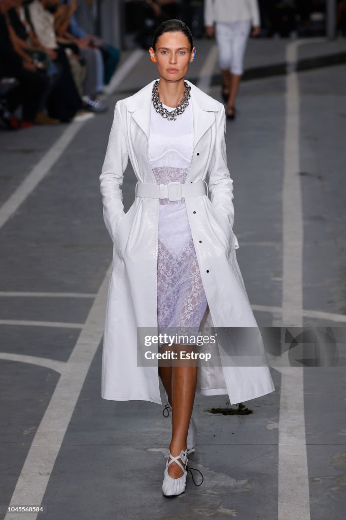 Off-White : Runway - Paris Fashion Week Womenswear Spring/Summer 2019
