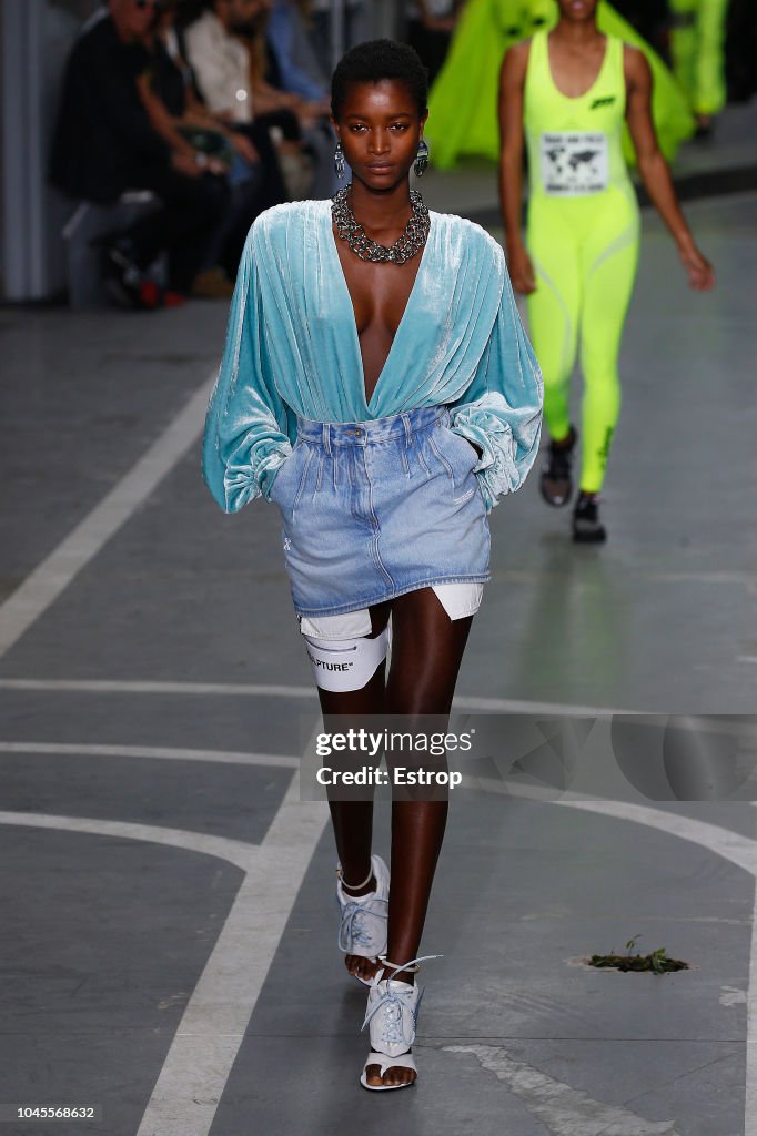 Off-White : Runway - Paris Fashion Week Womenswear Spring/Summer 2019