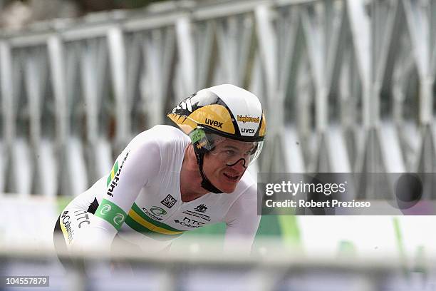 Michael Rogers of Australia competes in the Men's Elite Time Trial on day two of the UCI Road World Championships on September 30, 2010 in Geelong,...