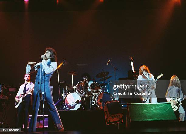 American rock group Styx performing on stage, circa 1976. Left to right: Chuck Panozzo, Dennis DeYoung, John Panozzo , James Young and Tommy Shaw.