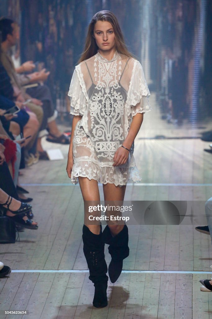 Isabel Marant : Runway - Paris Fashion Week Womenswear Spring/Summer 2019