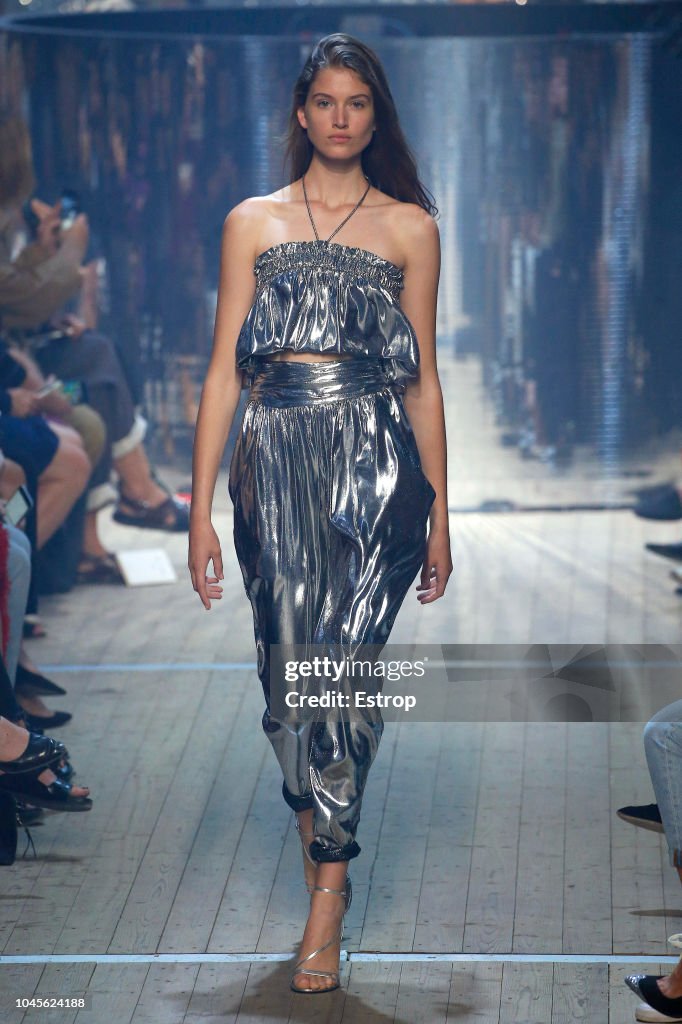 Isabel Marant : Runway - Paris Fashion Week Womenswear Spring/Summer 2019