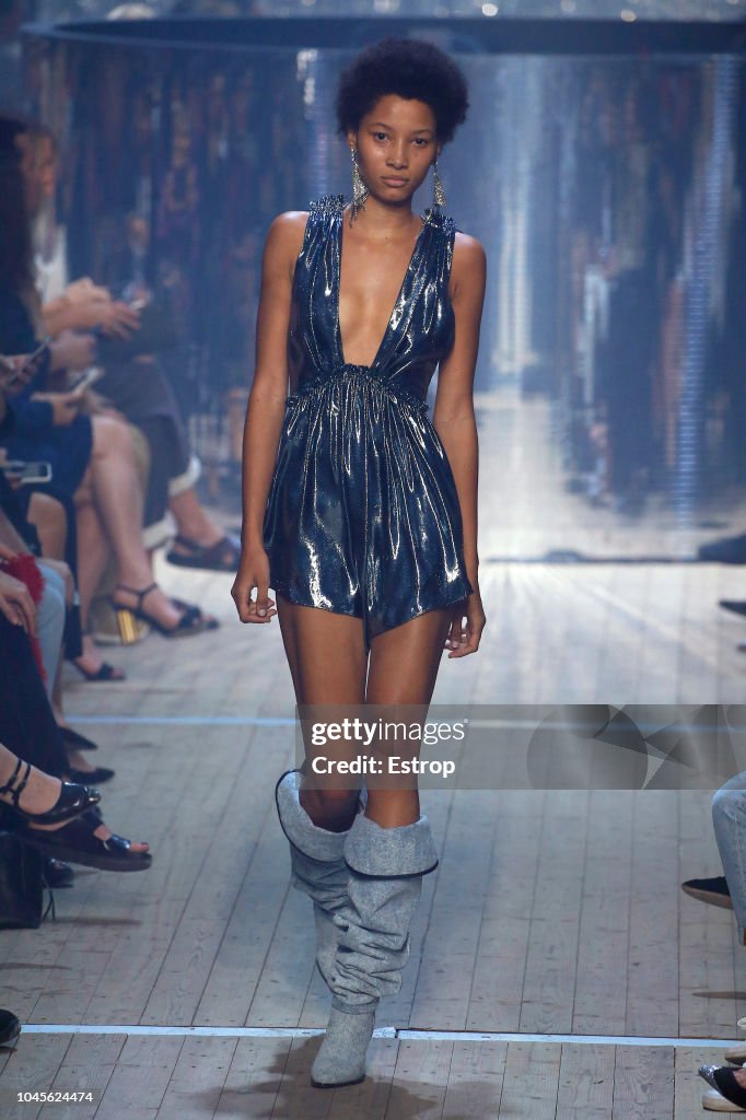 Isabel Marant : Runway - Paris Fashion Week Womenswear Spring/Summer 2019