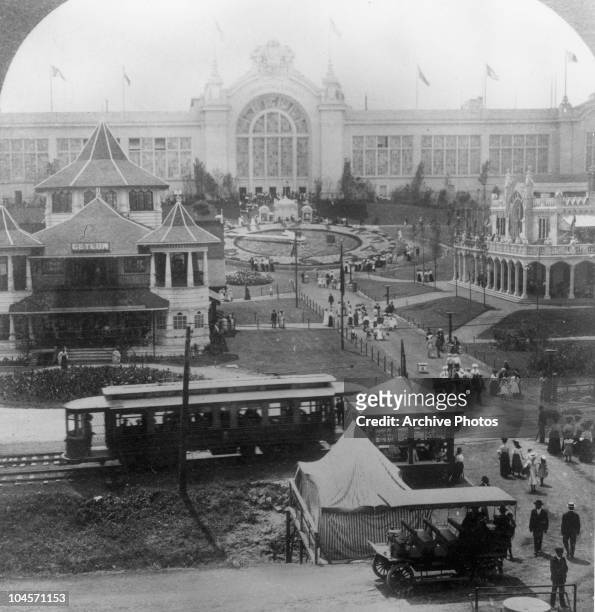 The approach to the Palace of Agriculture at the 1904 World Fair held in St. Louis, Missouri.