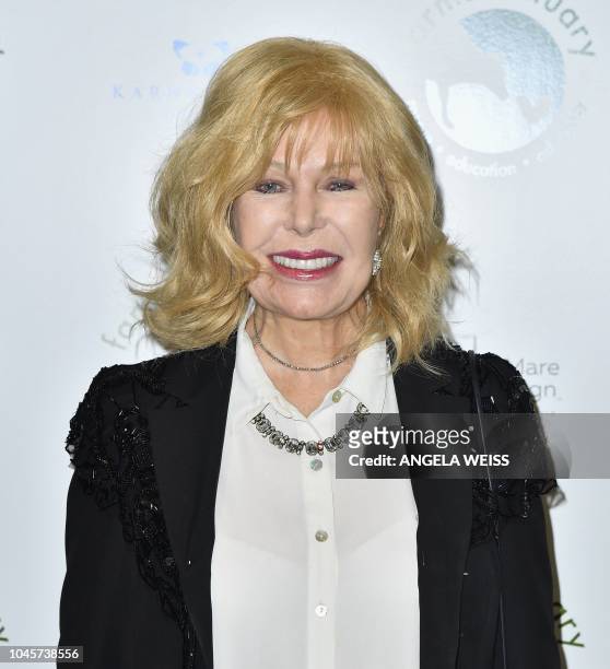 Actress Loretta Swit Photos and Premium High Res Pictures - Getty Images