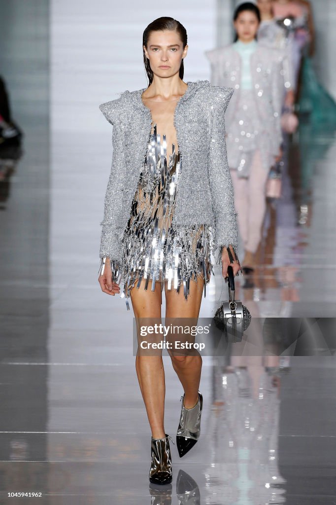 Balmain : Runway - Paris Fashion Week Womenswear Spring/Summer11 2019