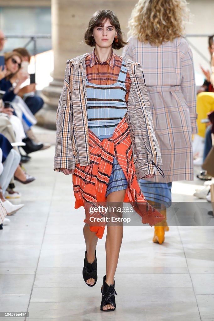 Christian Wijnants : Runway - Paris Fashion Week Womenswear Spring/Summer 2019