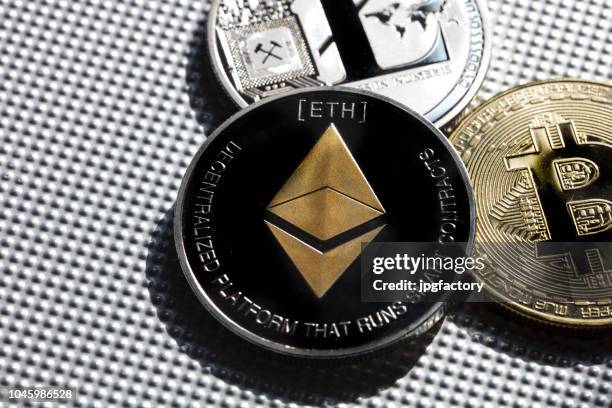 cryptocurrency: ethereum - ethereum stockfoto's en -beelden