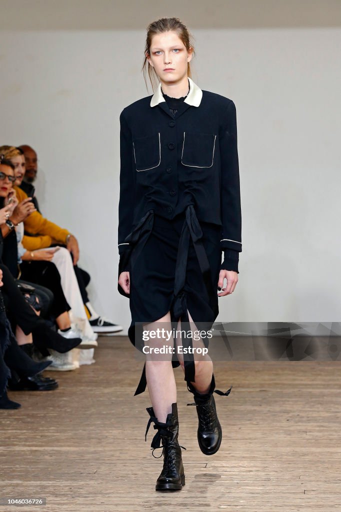 Olivier Theyskens : Runway - Paris Fashion Week Womenswear Spring/Summer 2019