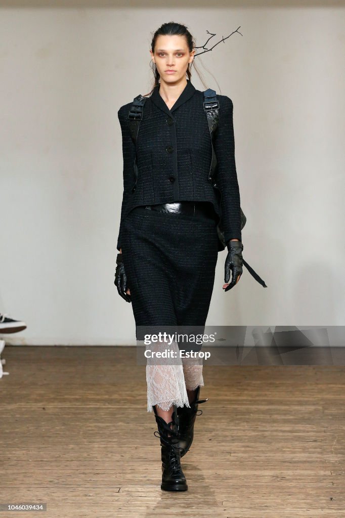 Olivier Theyskens : Runway - Paris Fashion Week Womenswear Spring/Summer 2019
