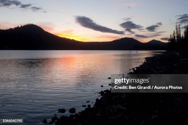 elk lake at dusk, oregon, united states - oregon stock photos et images de collection