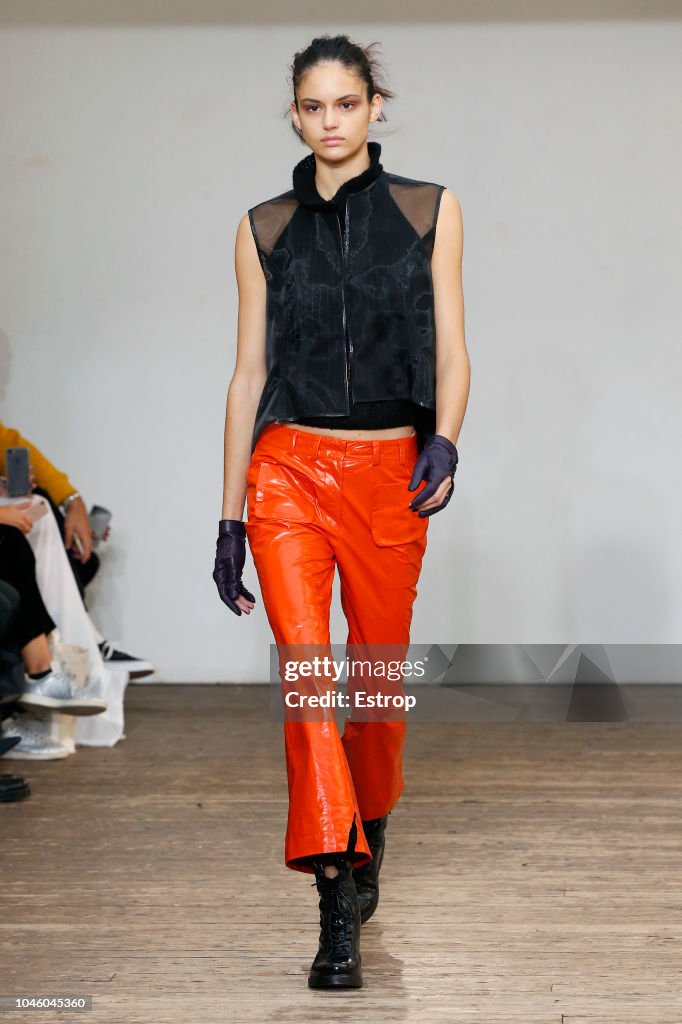 Olivier Theyskens : Runway - Paris Fashion Week Womenswear Spring/Summer 2019