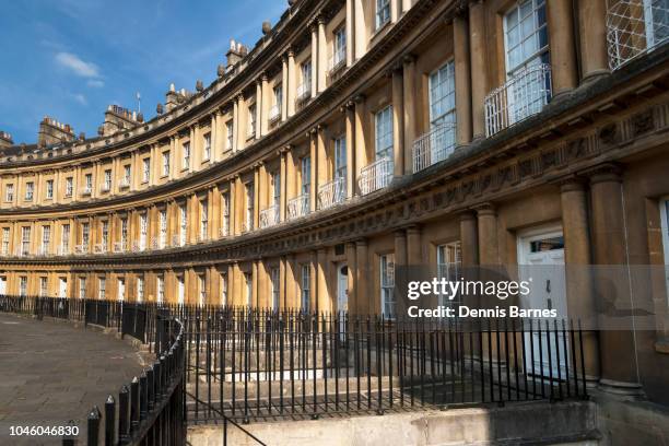 bath,  royal crescent, city centre, somerset, uk; england; - crescent imagens e fotografias de stock