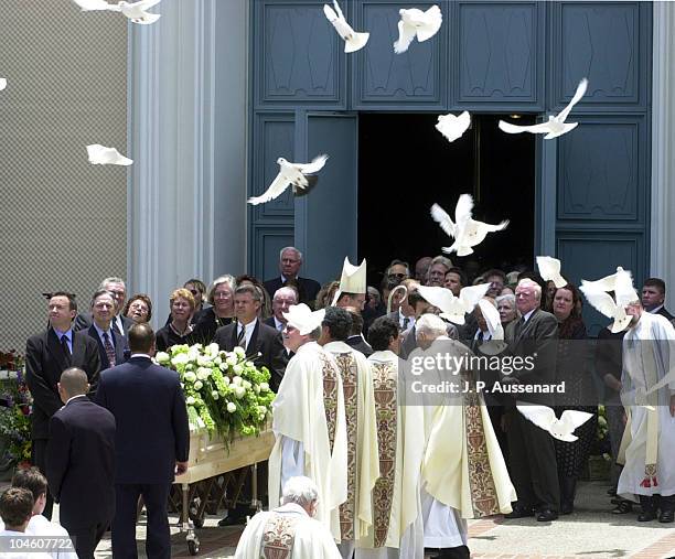 54 Carroll Oconnor Funeral Stock Photos, High-Res Pictures, and Images