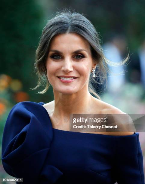 Queen Letizia of Spain arrives at the Grand Palais to visit the Miro exhibition on October 05,2018 in Paris, France. The Spanish royal couple is in...