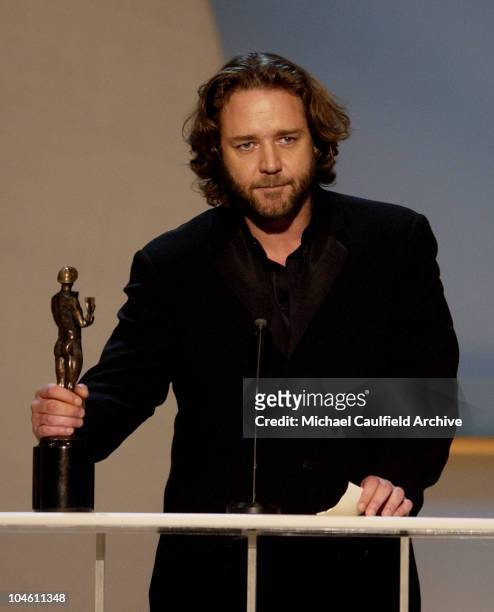 Russell Crowe accepts the SAG award for Outstanding Performance by a Male Actor in a Leading Role for "A Beautiful Mind"