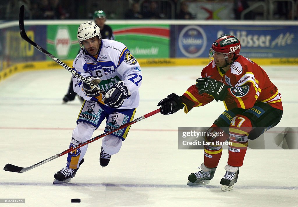 DEG Metro Stars v EHC Muenchen - DEL
