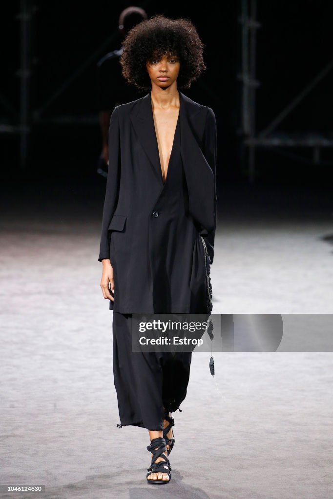 Yohji Yamamoto : Runway - Paris Fashion Week Womenswear Spring/Summer  2019