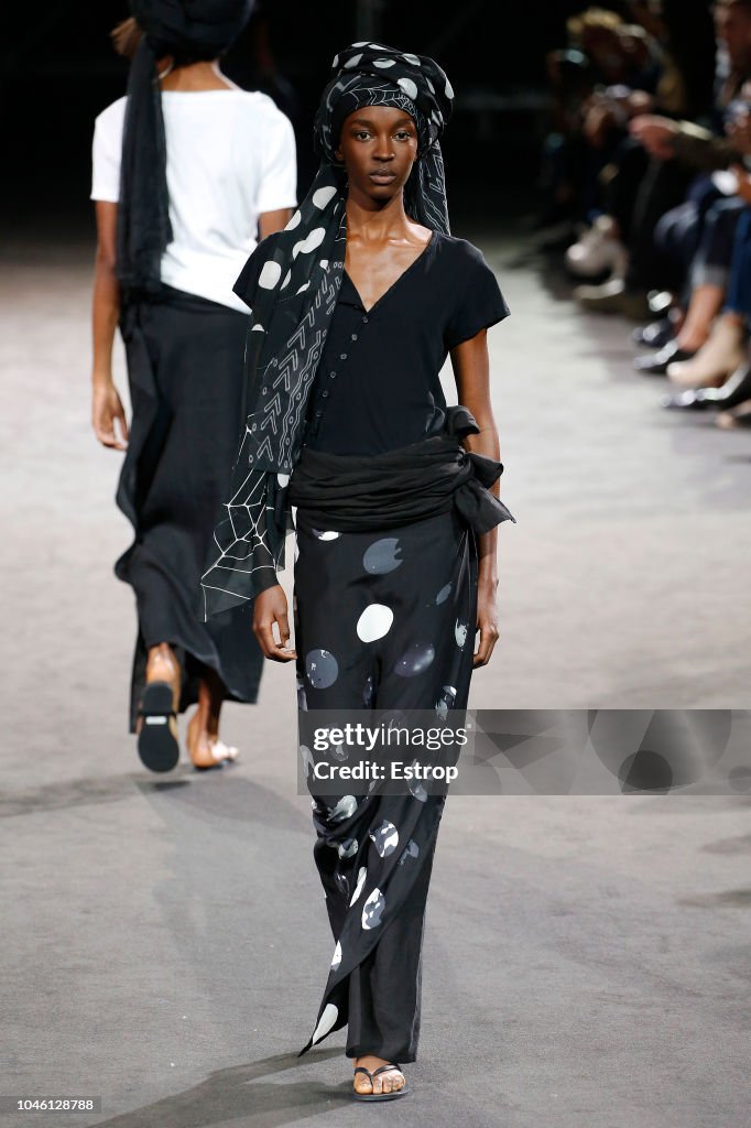 Yohji Yamamoto : Runway - Paris Fashion Week Womenswear Spring/Summer  2019