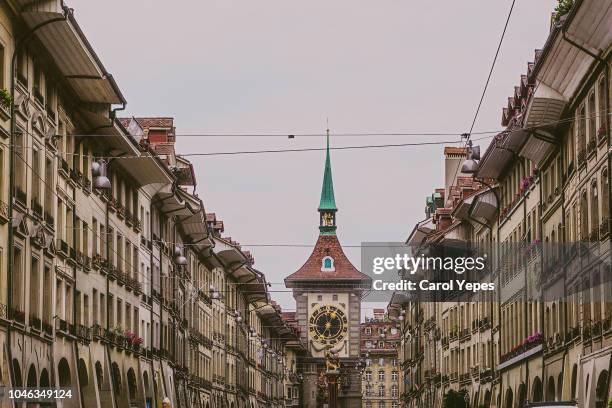 kramgasse street in the old city of bern, unesco site - bern switzerland stock-fotos und bilder