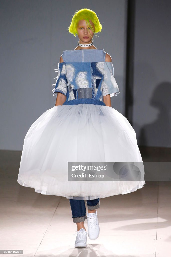 Junya Watanabe : Runway - Paris Fashion Week Womenswear Spring/Summer 2019